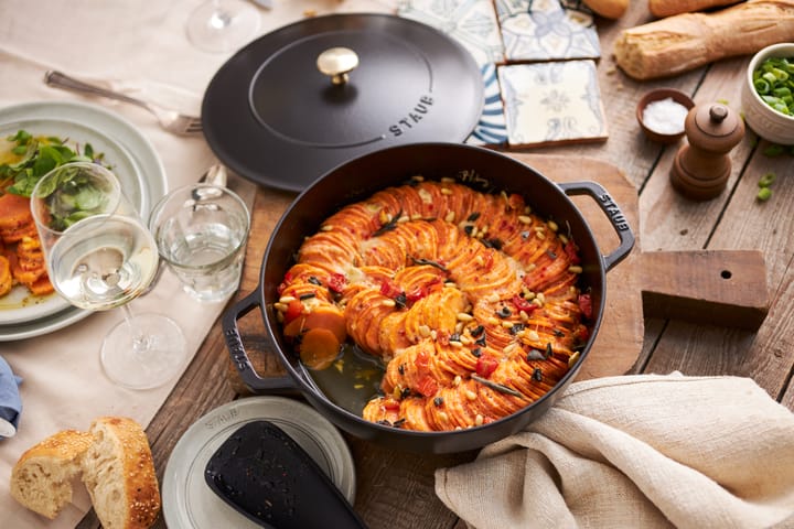 Staub Chistera γάστρα μαντεμένια Ø24 εκ., Μάυρο STAUB