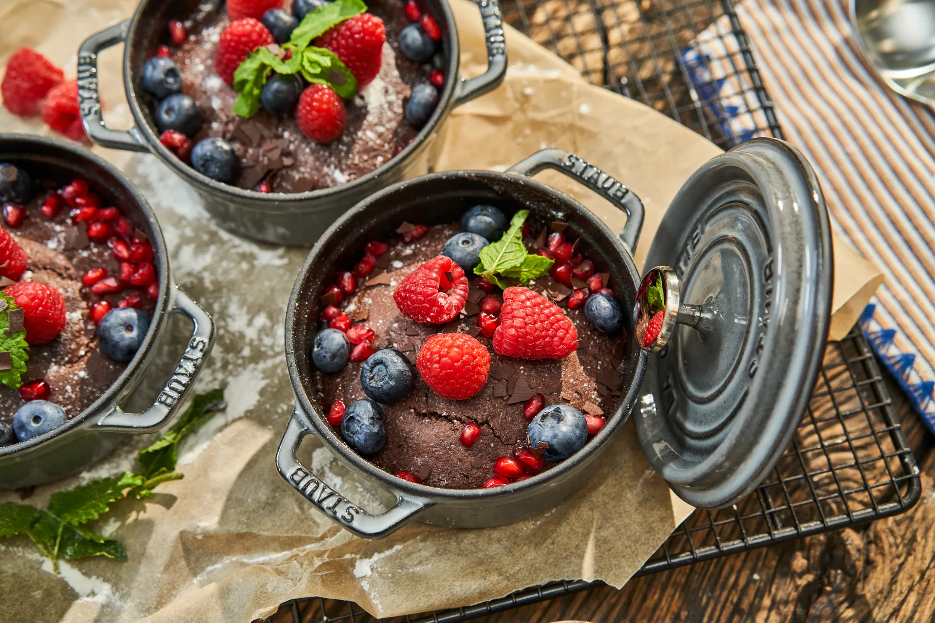 Staub La Cocotte στρογγυλή κατσαρόλα χυτοσίδηρου 0,4 L, Γραφίτης γκρι STAUB