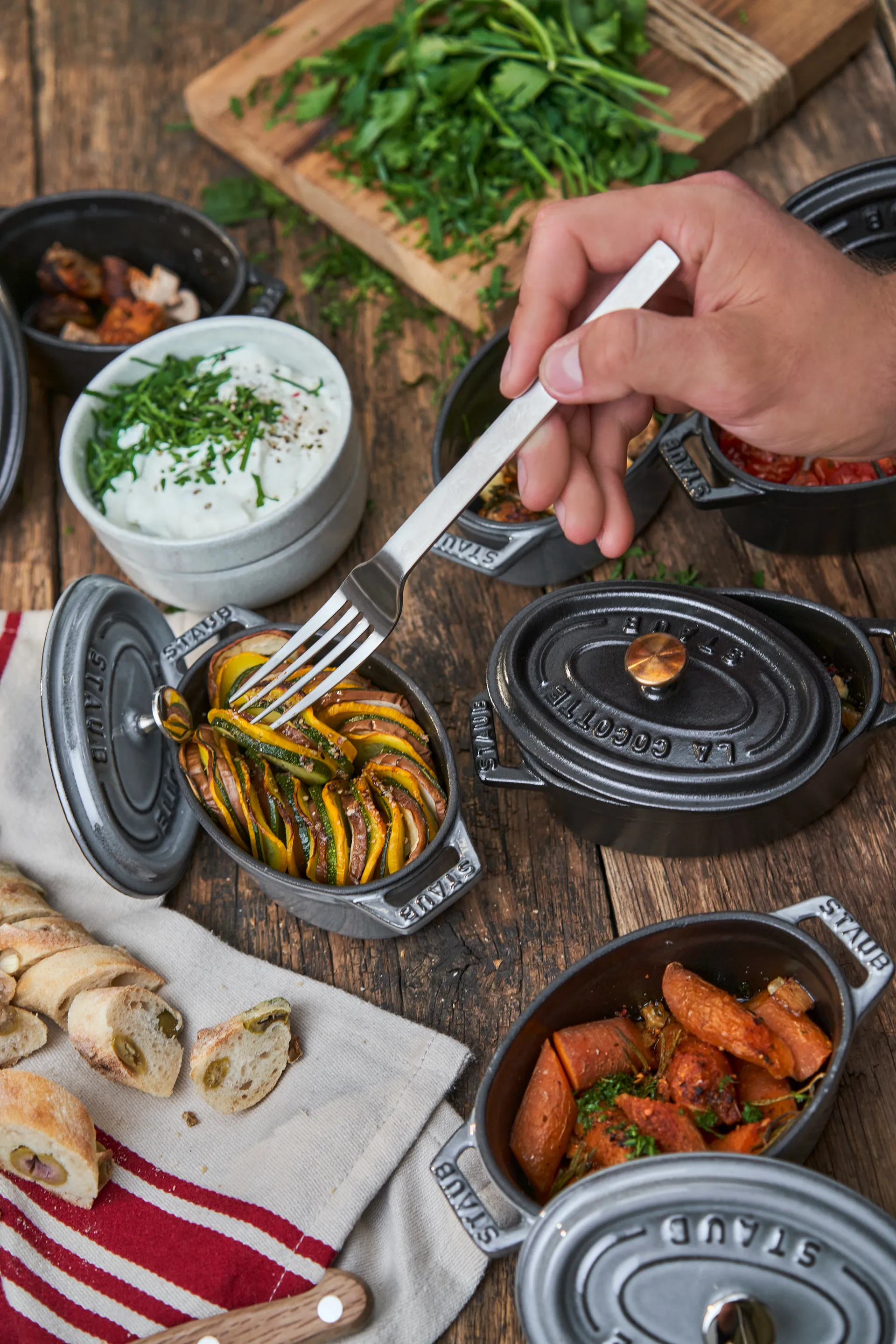Staub La Cocotte οβάλ κατσαρόλα μαντέμι 0,6 L, Μάυρο STAUB