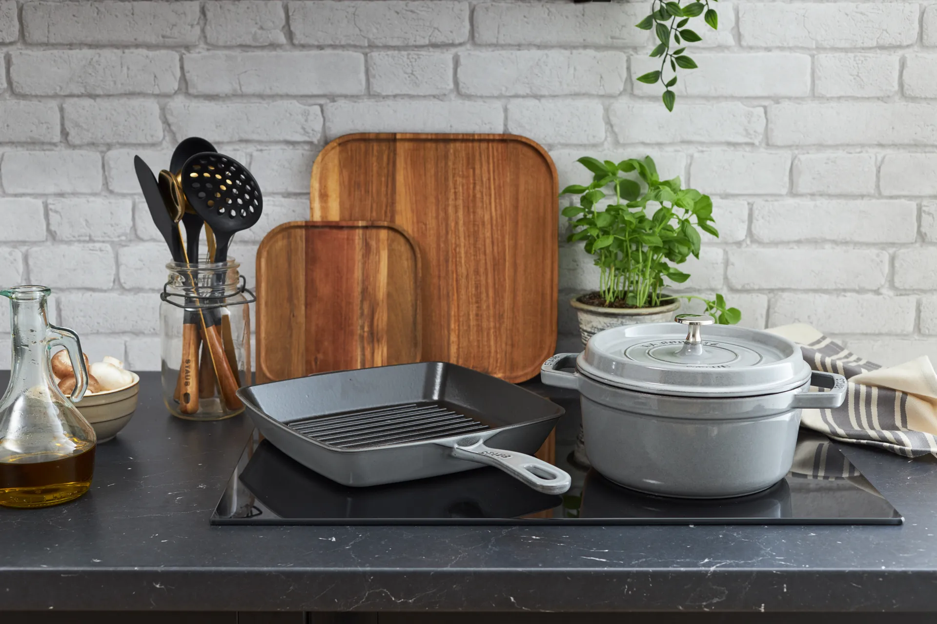 Staub La Cocotte στρογγυλή κατσαρόλα μαντεμένια 1,7 L, Γραφίτης γκρι STAUB