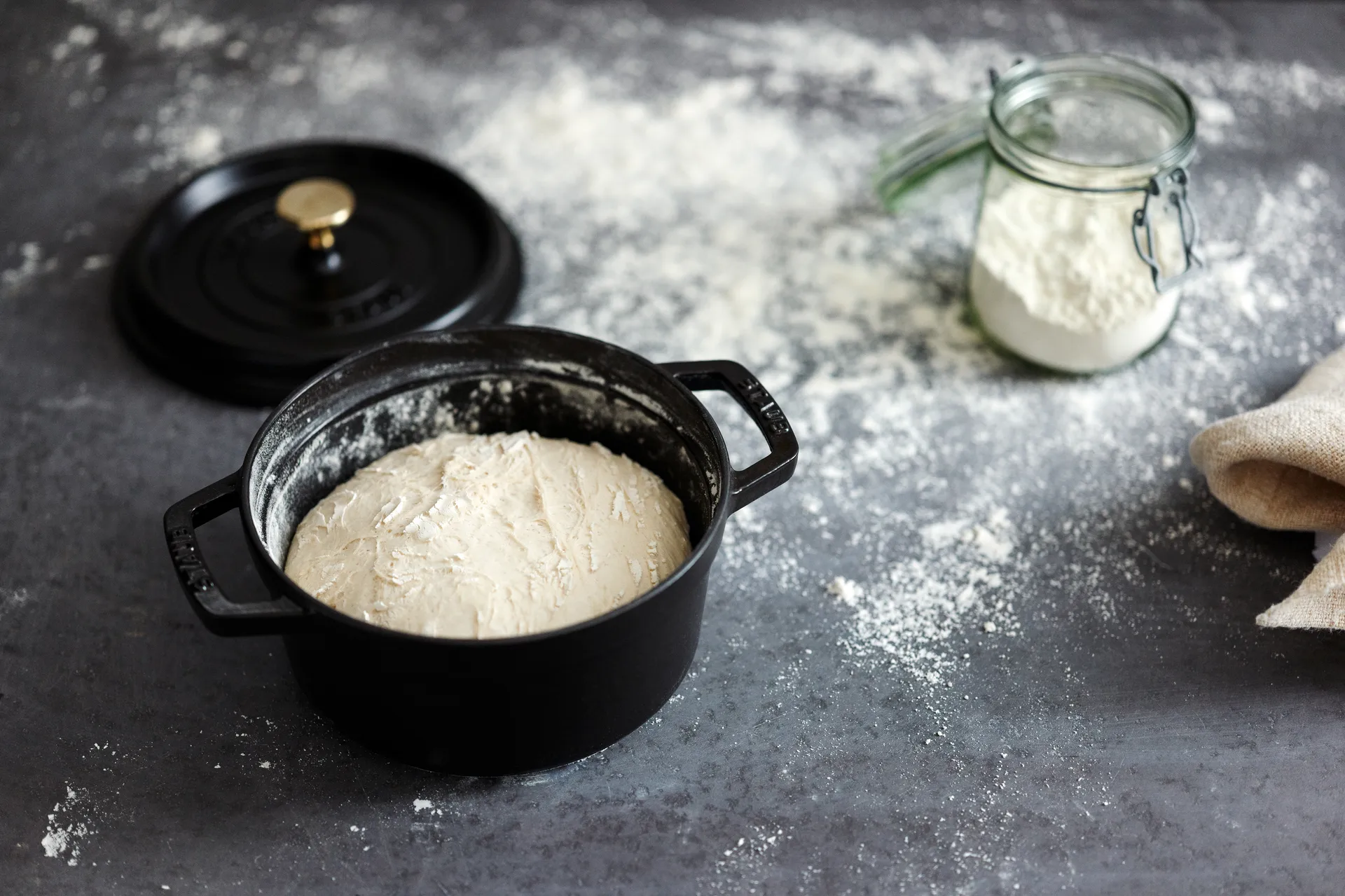 Staub La Cocotte στρογγυλή κατσαρόλα μαντεμένια 1,7 L, Μάυρο STAUB