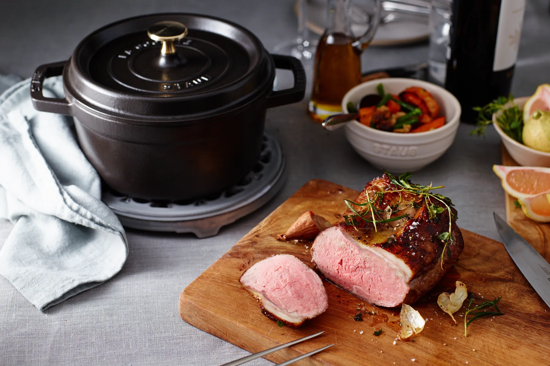 Staub La Cocotte στρογγυλή κατσαρόλα μαντεμένια 2,2 L, Μάυρο STAUB