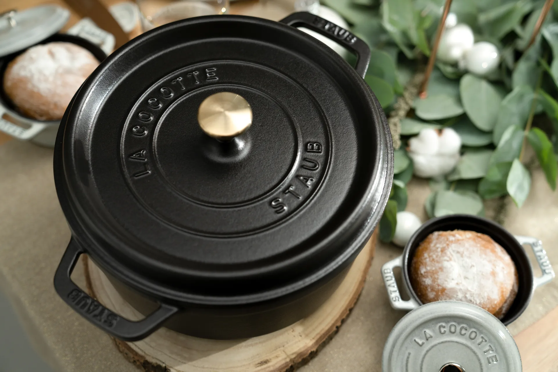 Staub La Cocotte στρογγυλή κατσαρόλα μαντεμένια 2,6 L, Μάυρο STAUB