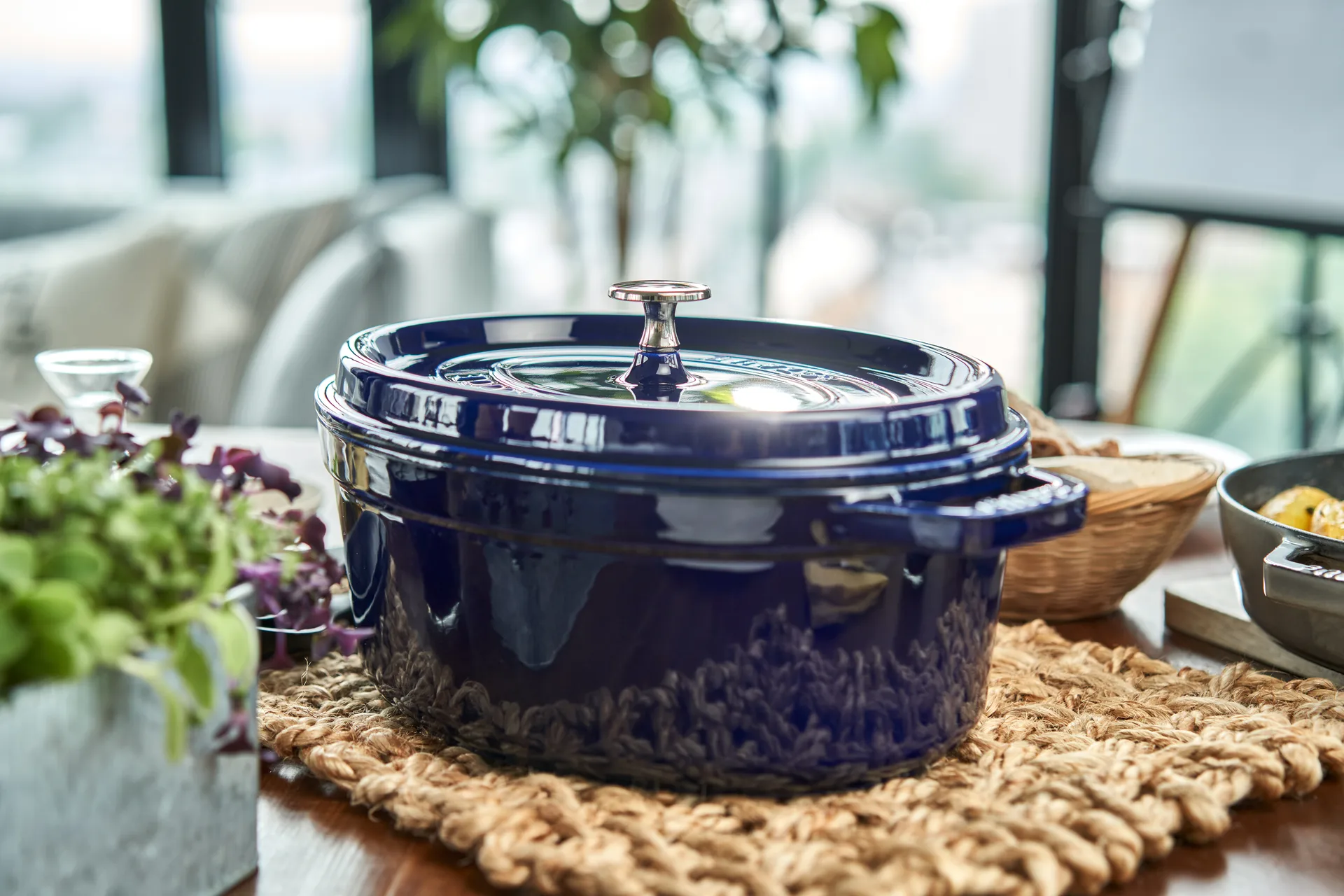 Staub La Cocotte οβάλ κατσαρόλα μαντεμένια 6,7 L, Σκούρο μπλε STAUB