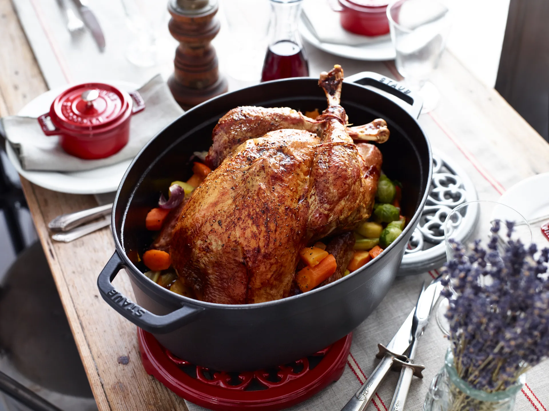 Staub La Cocotte οβάλ κατσαρόλα μαντεμένια 8 L, Μάυρο STAUB