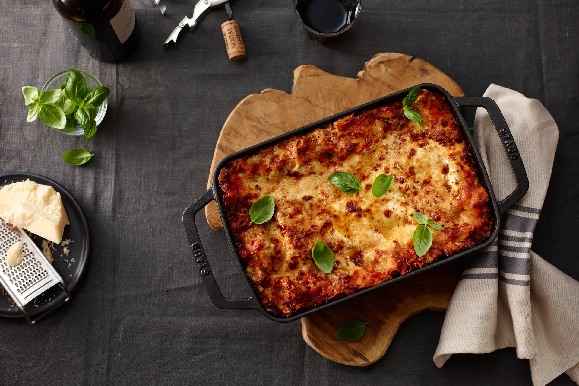 Staub Specialities φόρμα ψησίματος 30x20 εκ., Μάυρο STAUB