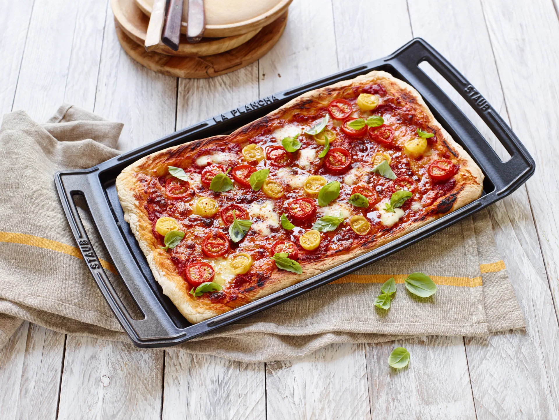 Staub Teppanyaki πλάκα με λαβές 38x25 εκ., Μάυρο STAUB