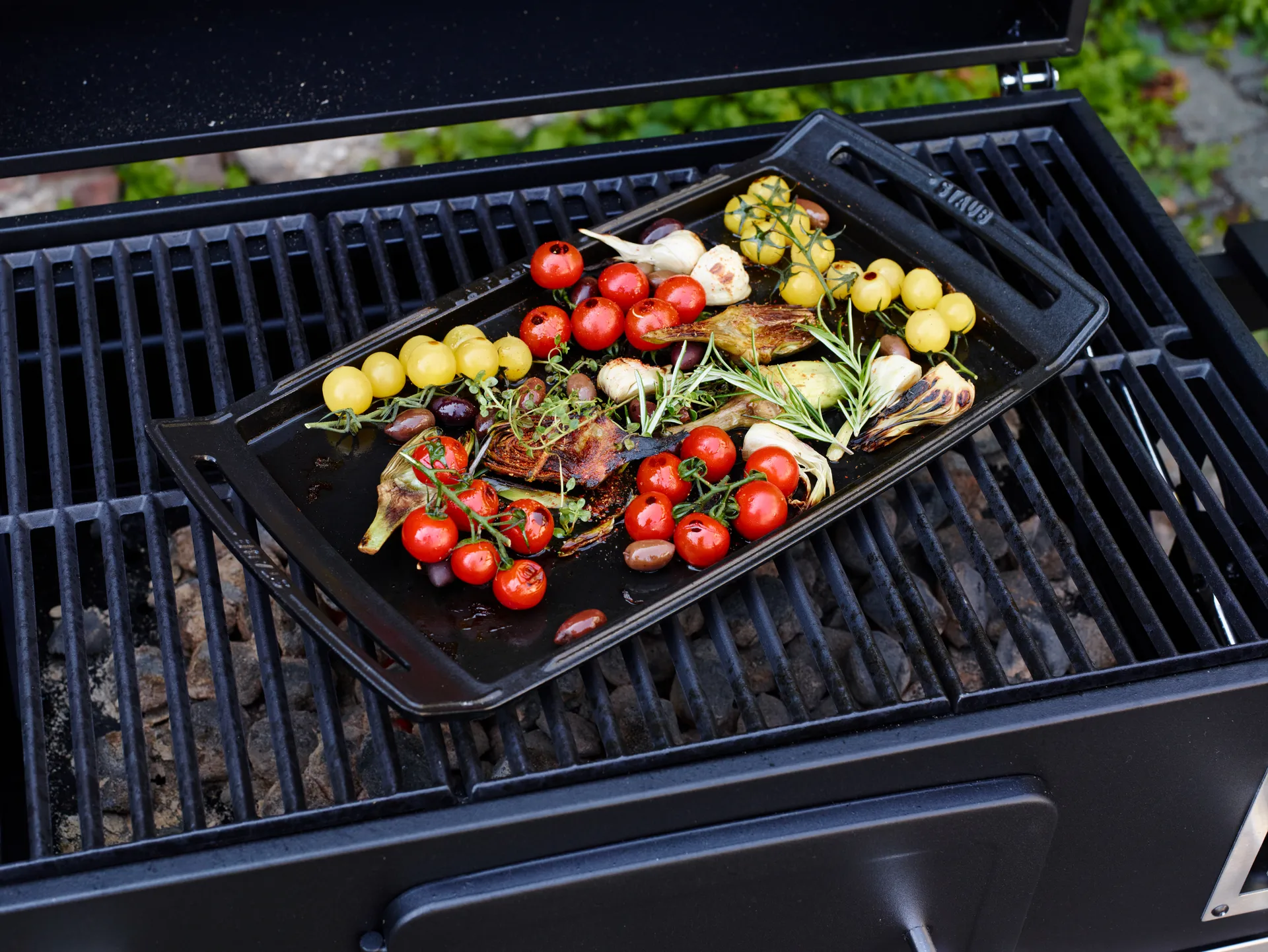 Staub Teppanyaki πλάκα με λαβές 38x25 εκ., Μάυρο STAUB