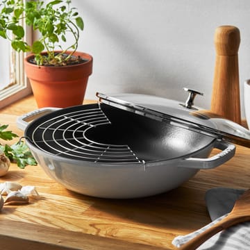 Staub wok τηγάνι μαντεμένιο με γυάλινο καπάκι Ø30 εκ. - White truffle - STAUB