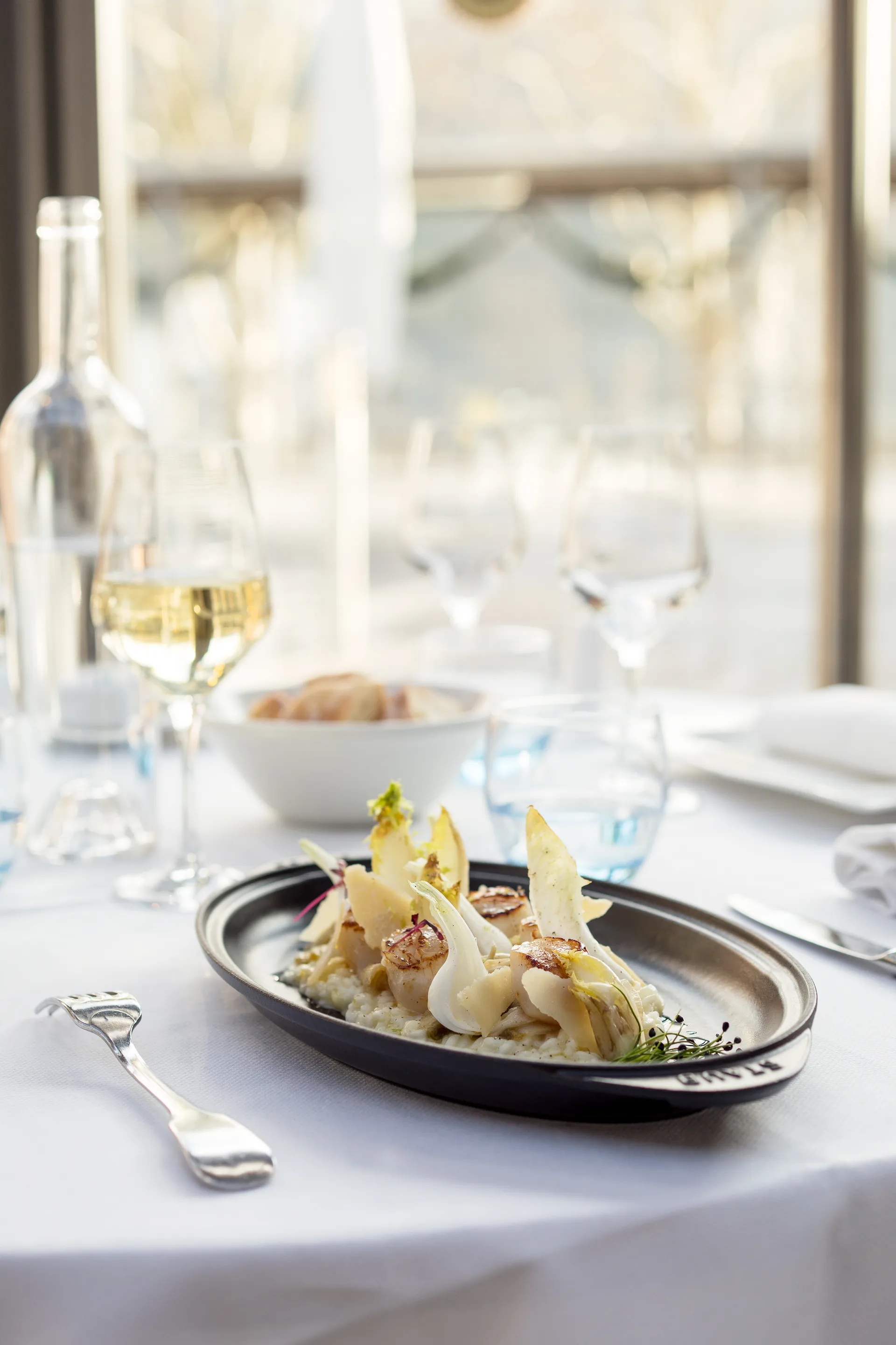 Staub οβάλ πιάτο για ψάρι, μαύρο STAUB