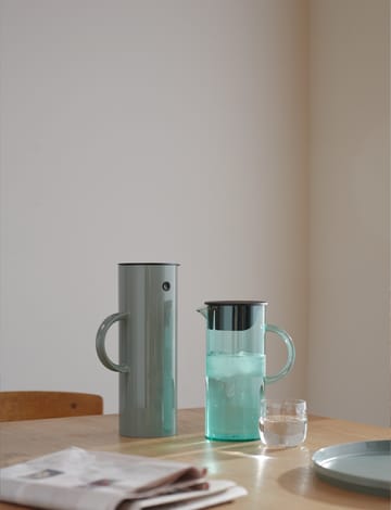 Κανάτα EM77 με καπάκι 1,5 L - Dusty green - Stelton