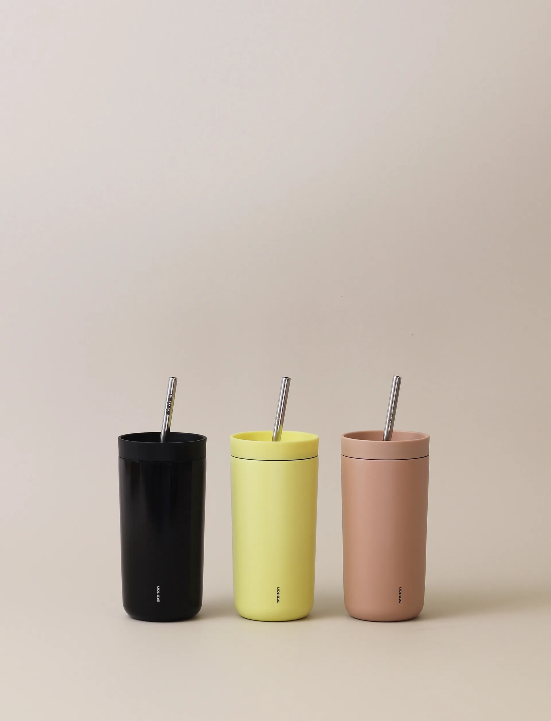 To Go Sip θερμός με καλαμάκι 0,4 L, Soft black Stelton