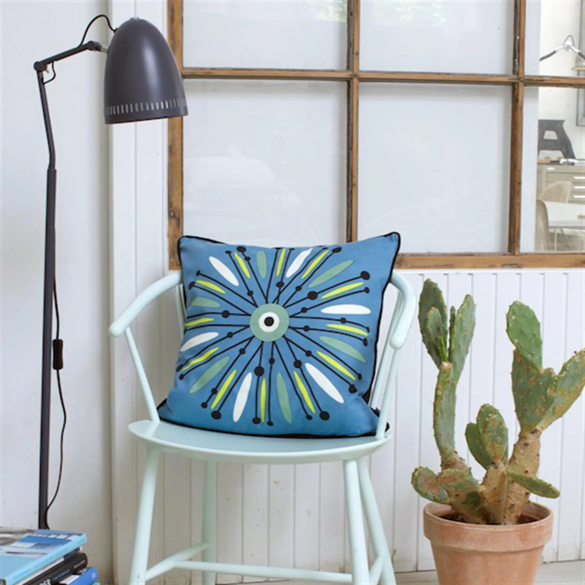 Φωτιστικό δαπέδου Dynamo, ματ σχεδόν μαύρο Superliving