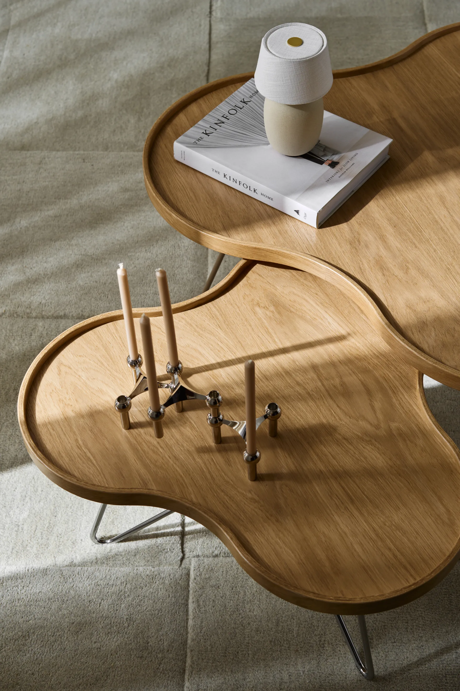 Flower mono τραπέζι 62x66 cm, H39cm-δρυς natural-χρώμιο Swedese