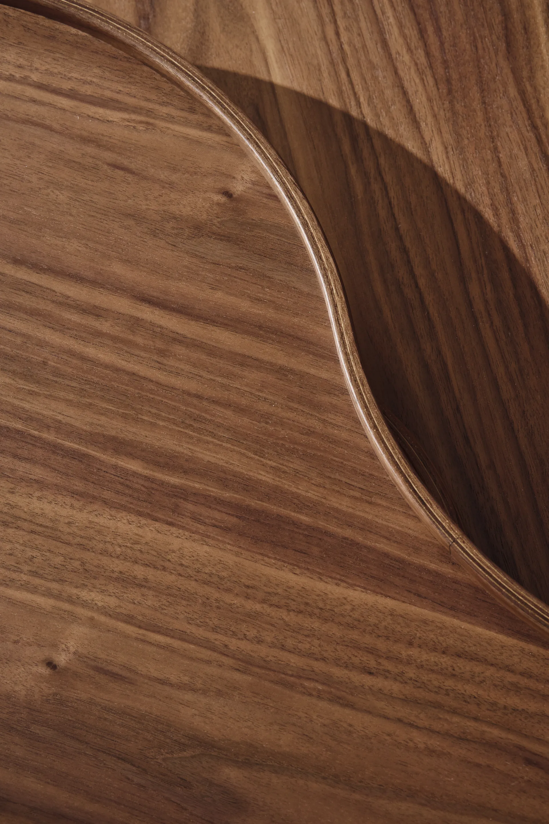 Flower mono τραπέζι Special Edition 107x114 εκ., Ύψος 39 εκ. – βαμμένο καρύδι – επιχρωμιωμένο ατσάλι Swedese