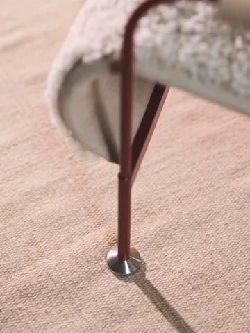 Πολυθρόνα Serpentine - Υφασμάτινο Romo Linara Rye-nutmeg-Tärnsjö Cognac   - Swedese