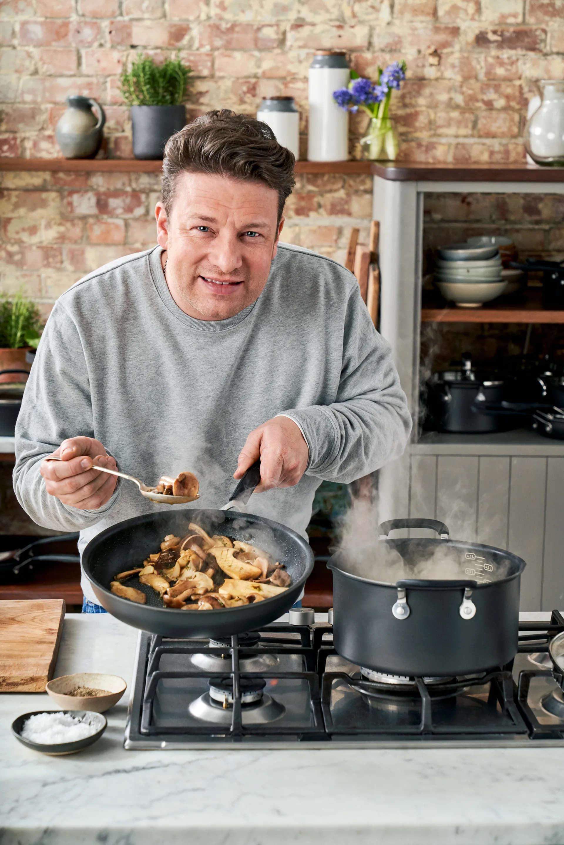 Jamie Oliver Quick & Easy ανοδιωμένο τηγάνι σοταρίσματος, 26 cm Tefal