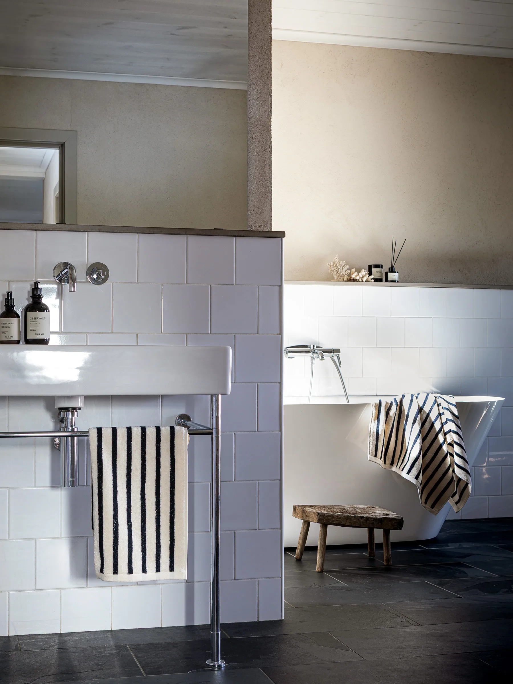 Πετσέτα μπάνιου Bonnie 70x140 εκ., Μάυρο Tell Me More