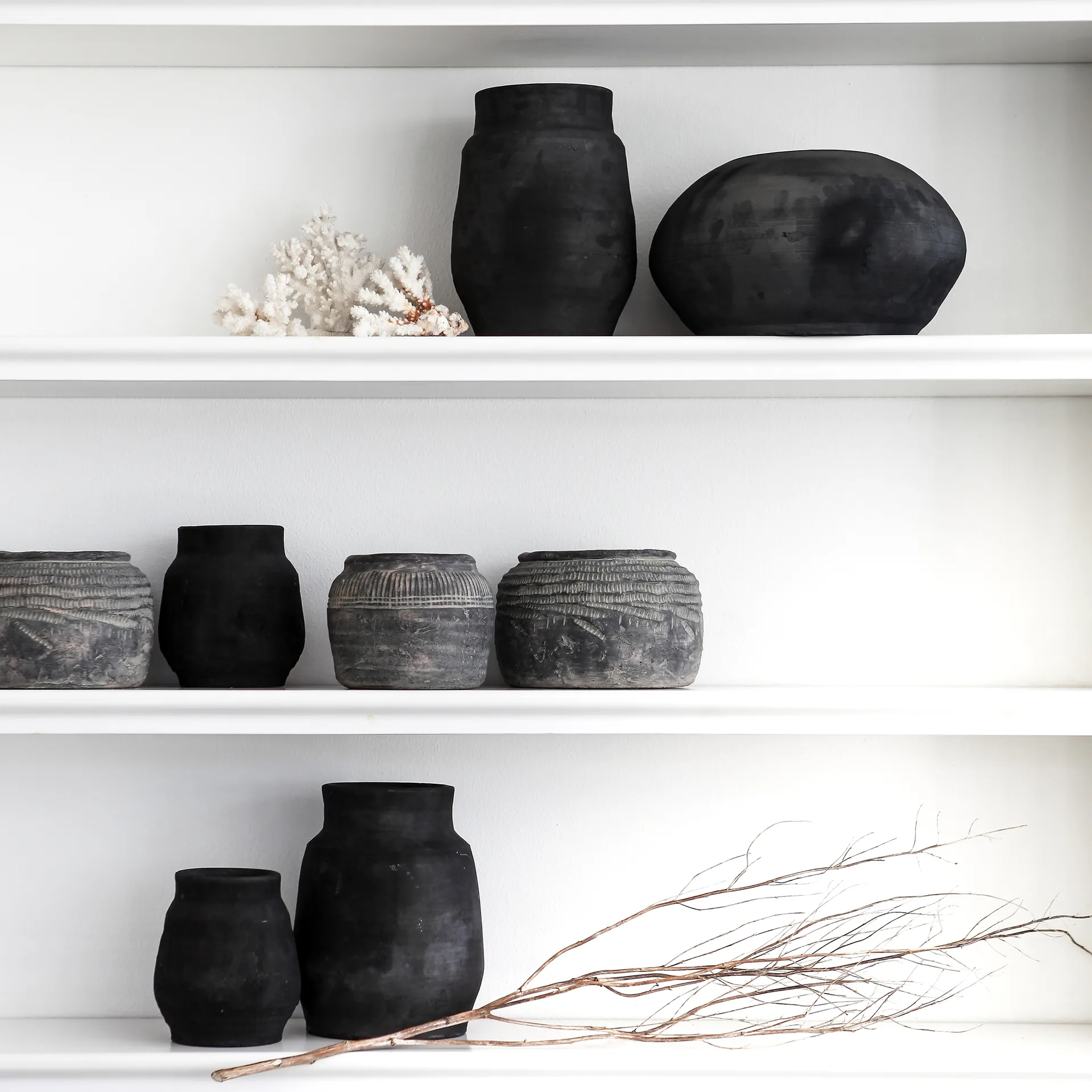 Hero γλάστρα L, Μαύρο Tell Me More