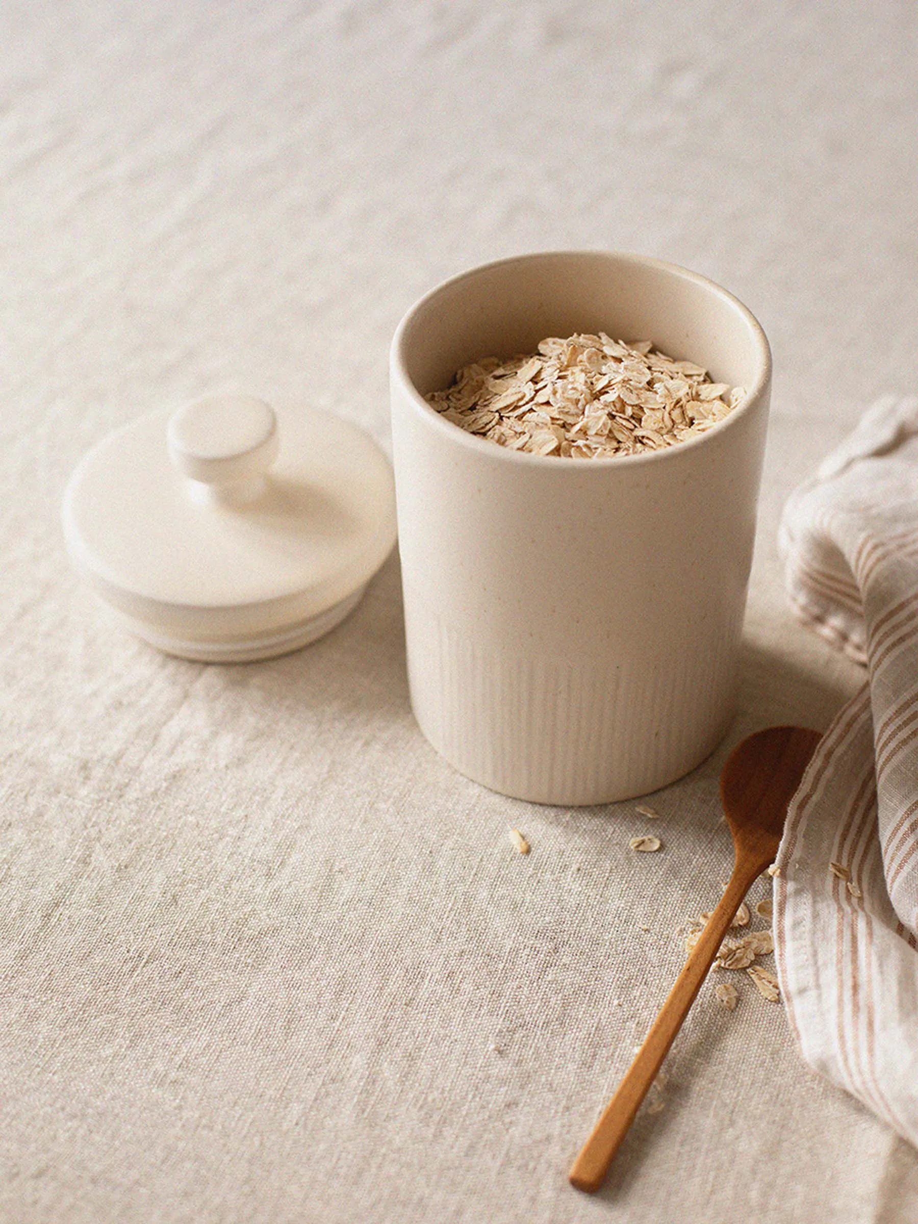 Palermo δοχείο με καπάκι, Offwhite, medium 1,1 L Tell Me More