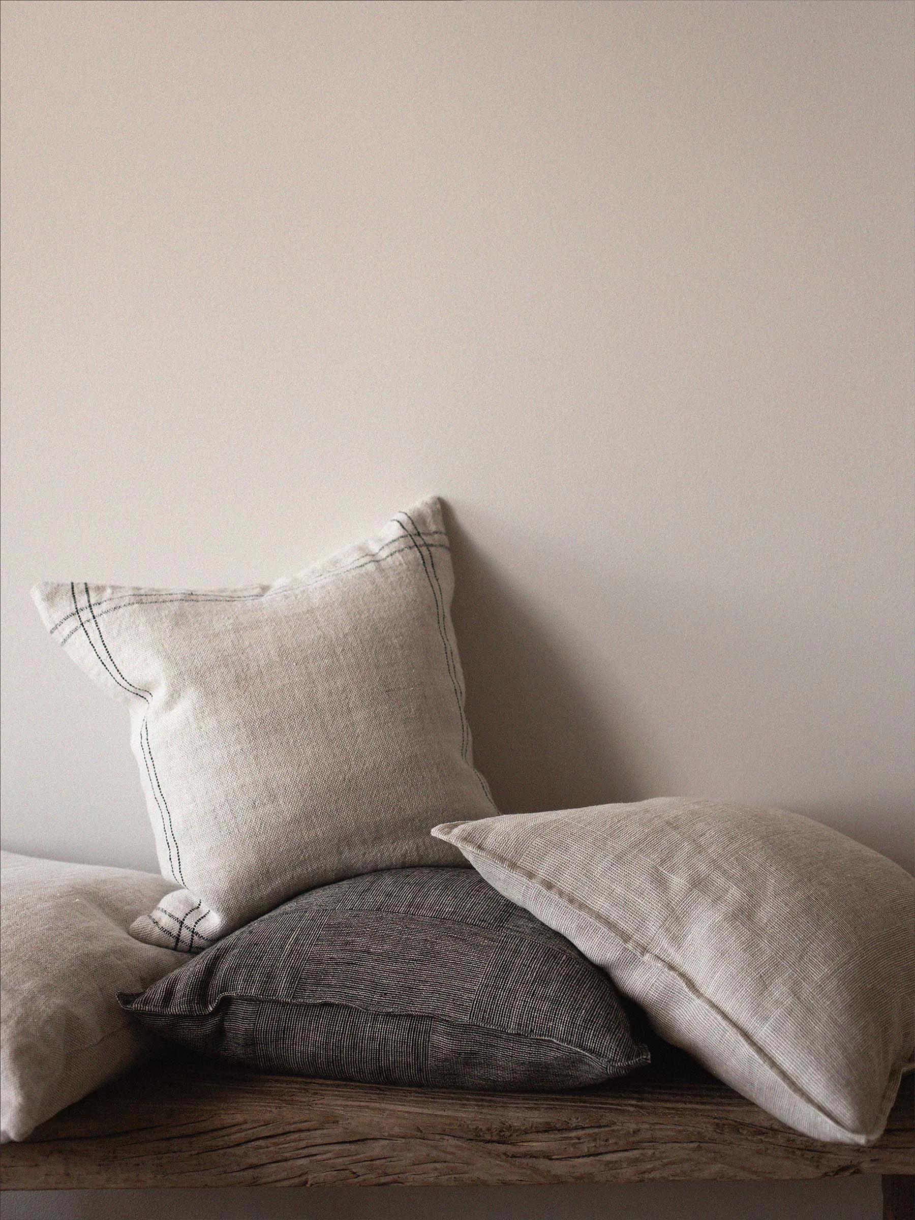 Θήκη μαξιλαριού Theo 50x50 cm, Μάυρο Tell Me More