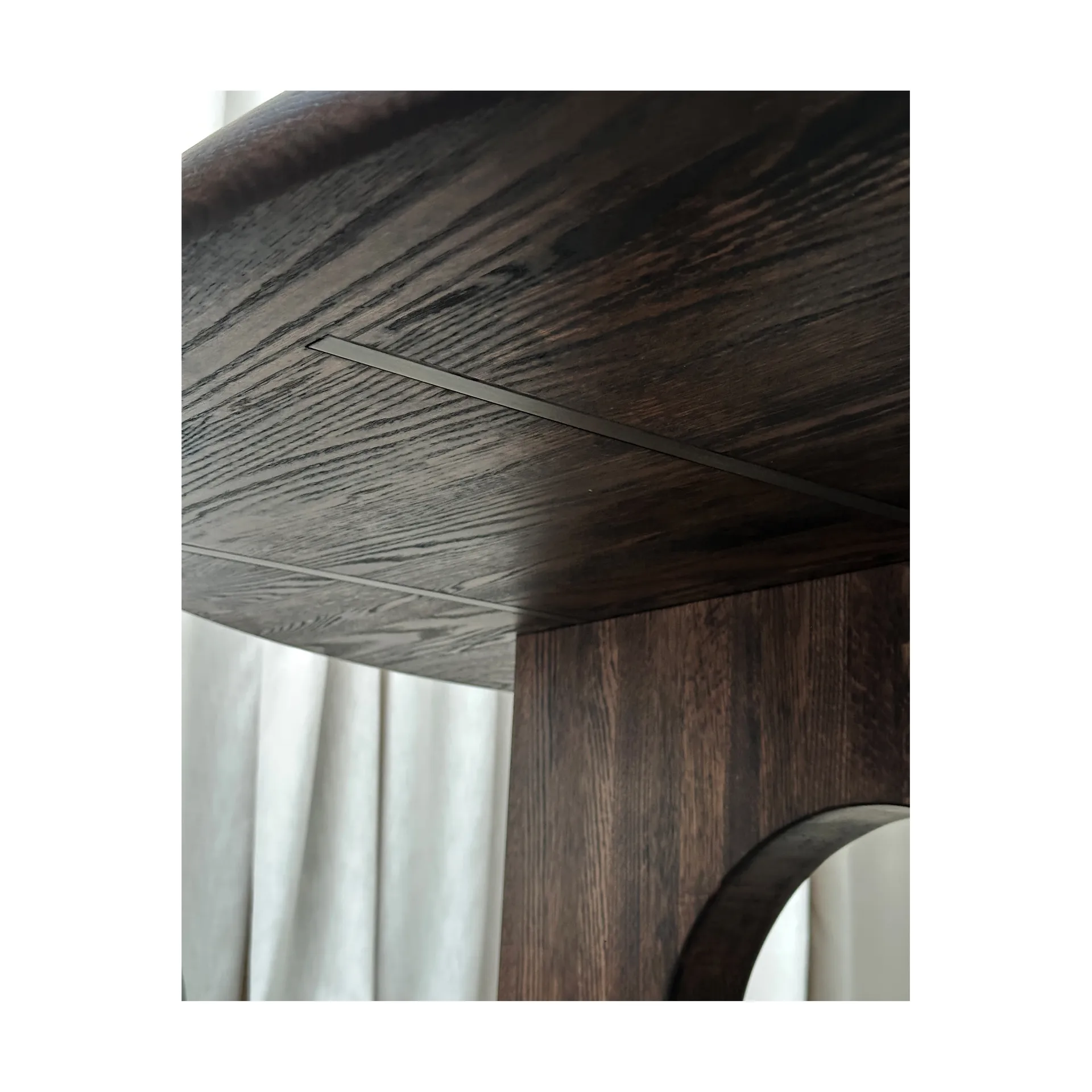 Sanders τραπεζαρία Ø160 εκ., Σκούρα βαμμένη δρυς. Tinted