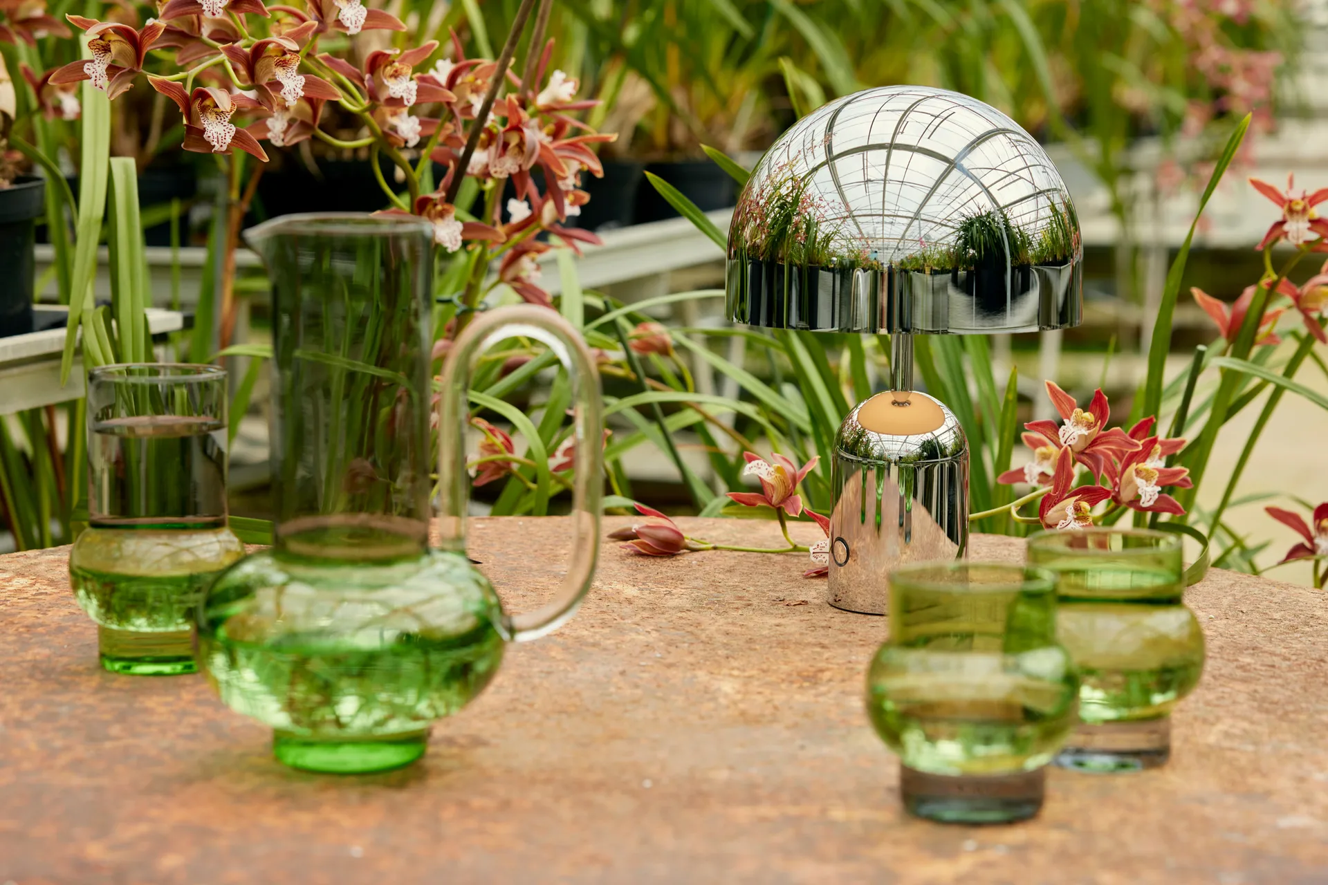 Bell φορητό επιτραπέζιο φωτιστικό LED 28 cm, Silver Tom Dixon