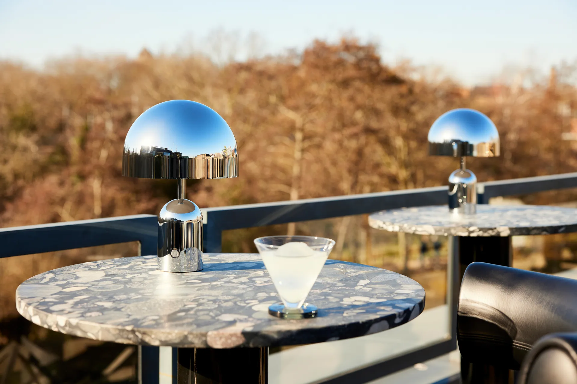 Bell φορητό επιτραπέζιο φωτιστικό LED 28 cm, Silver Tom Dixon