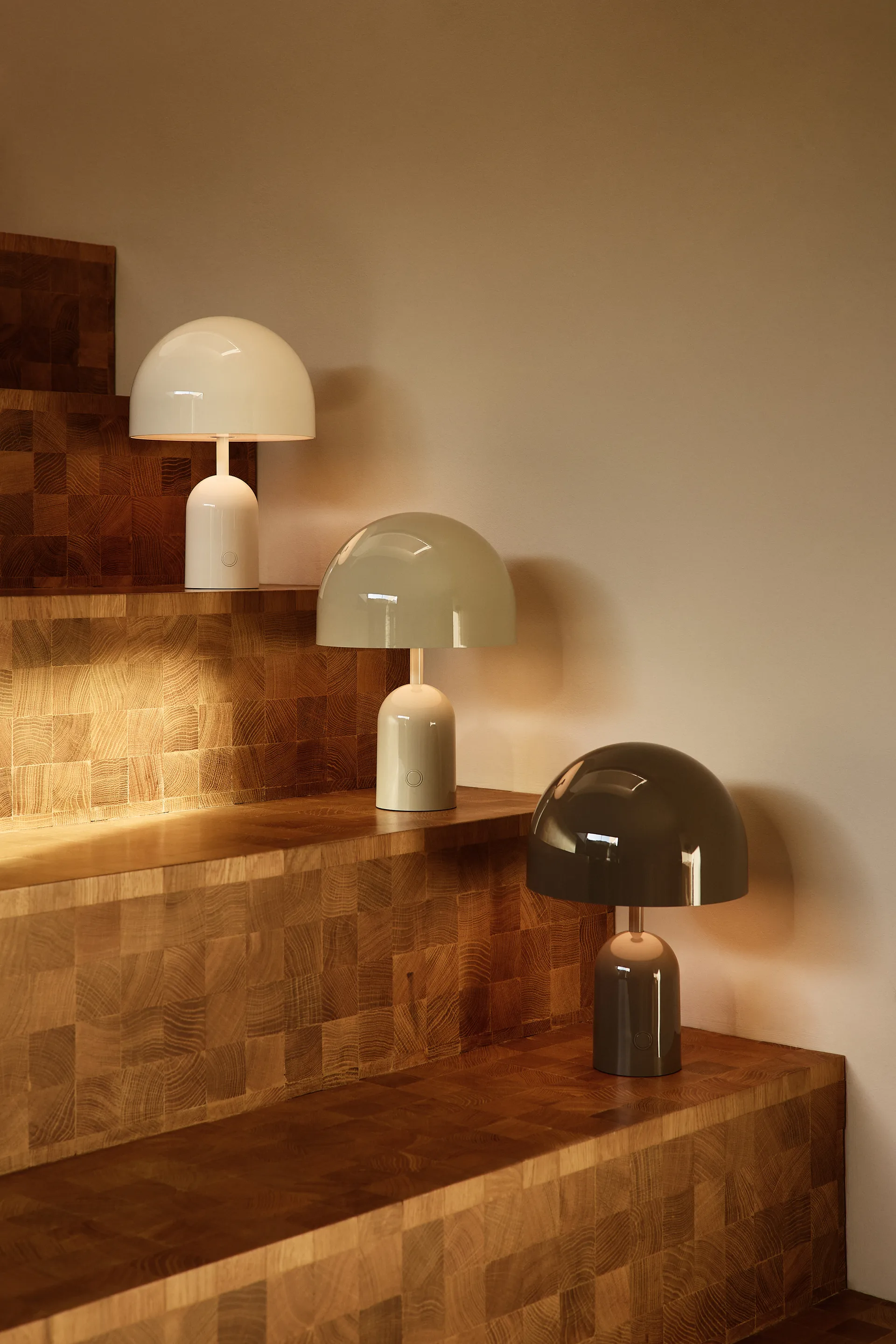 Bell φορητό επιτραπέζιο φωτιστικό LED 28 cm, Taupe Tom Dixon