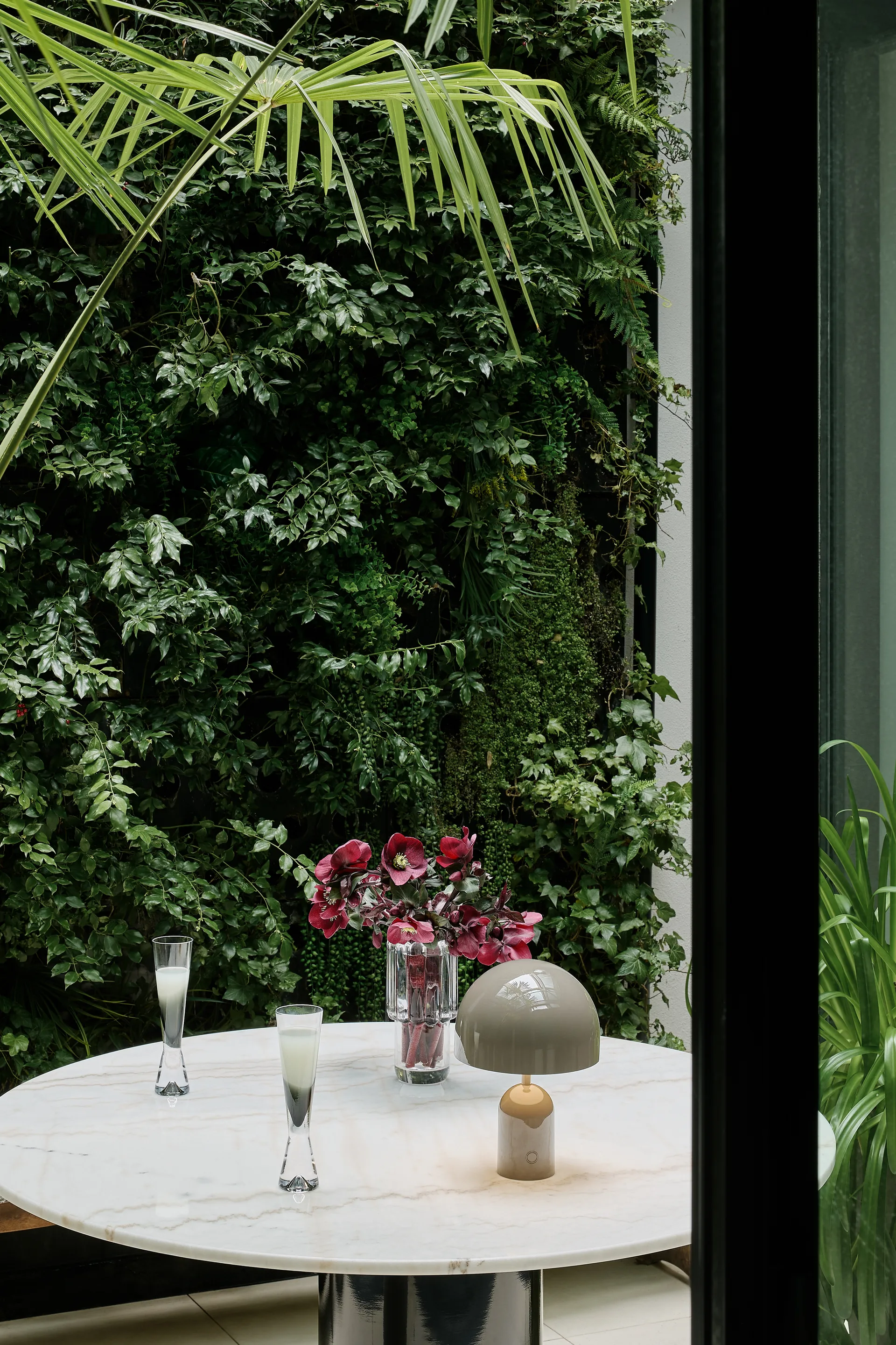 Bell φορητό επιτραπέζιο φωτιστικό LED 28 cm, Taupe Tom Dixon