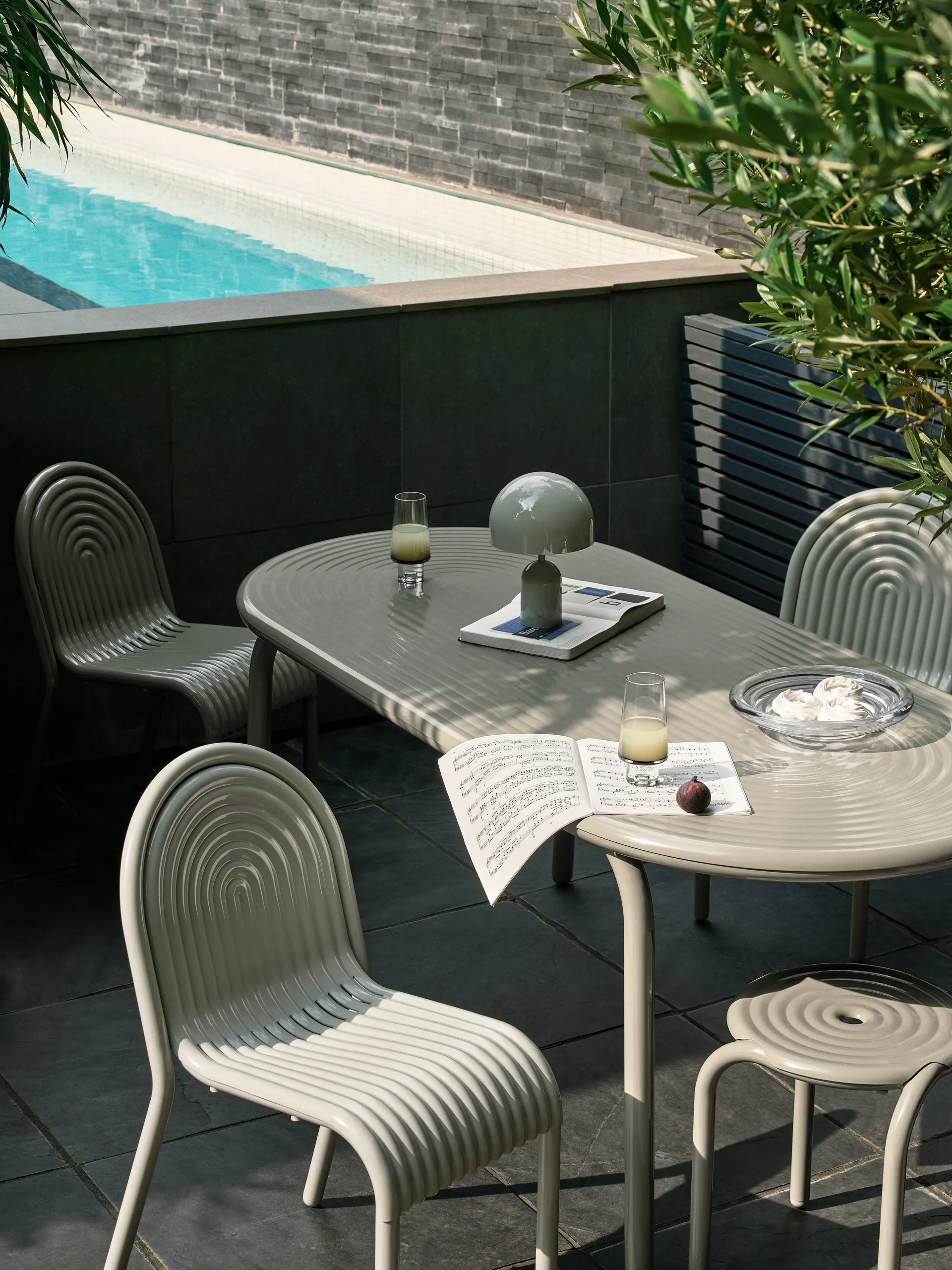 Groove Obround τραπέζι φαγητού - Putty, 86x186 cm Tom Dixon