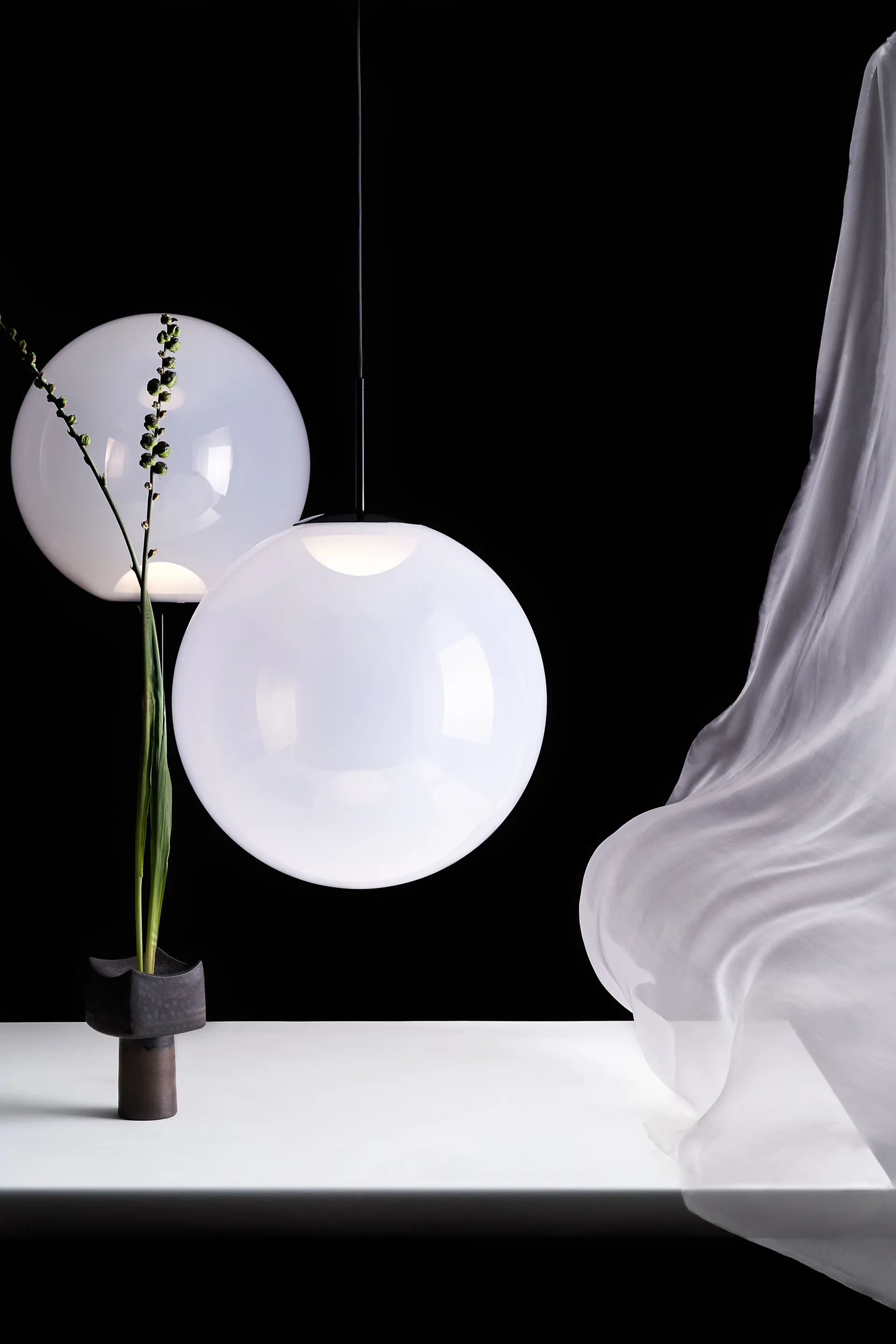 Κρεμαστό φωτιστικό Opal Ø50 cm, White Tom Dixon