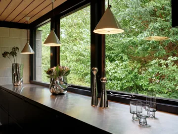 Pose κρεμαστό φωτιστικό - Putty, Ø25x24,5 cm - Tom Dixon