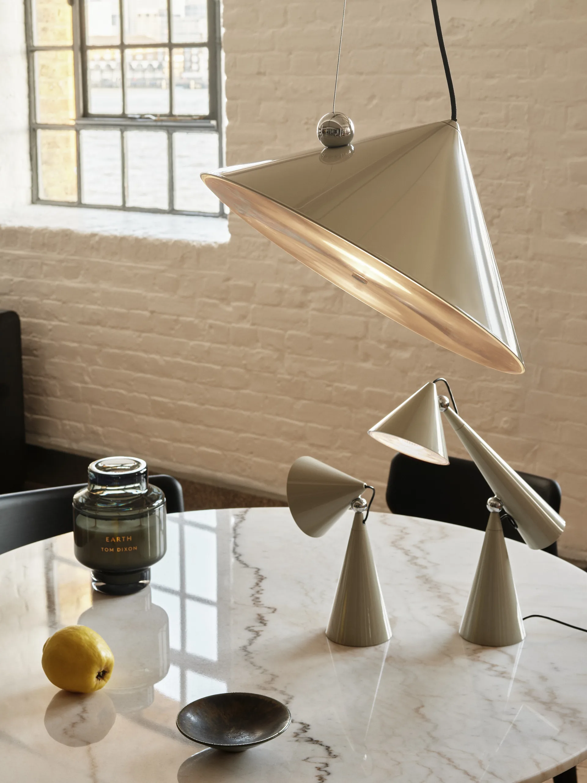 Pose κρεμαστό φωτιστικό, Putty, Ø25x24,5 cm Tom Dixon