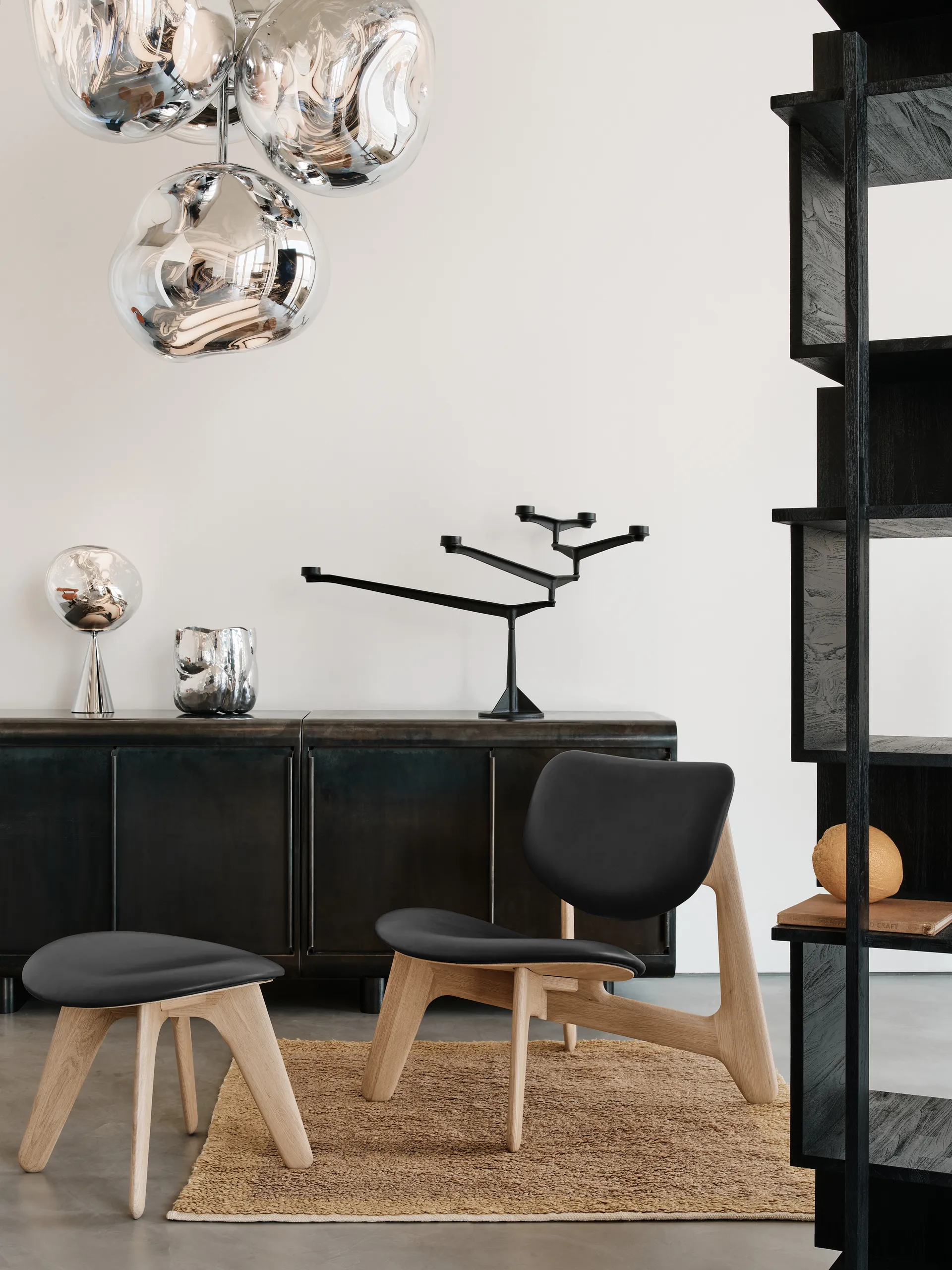 Slab πολυθρόνα με επενδυμένο κάθισμα, Natural oak-black leather Tom Dixon