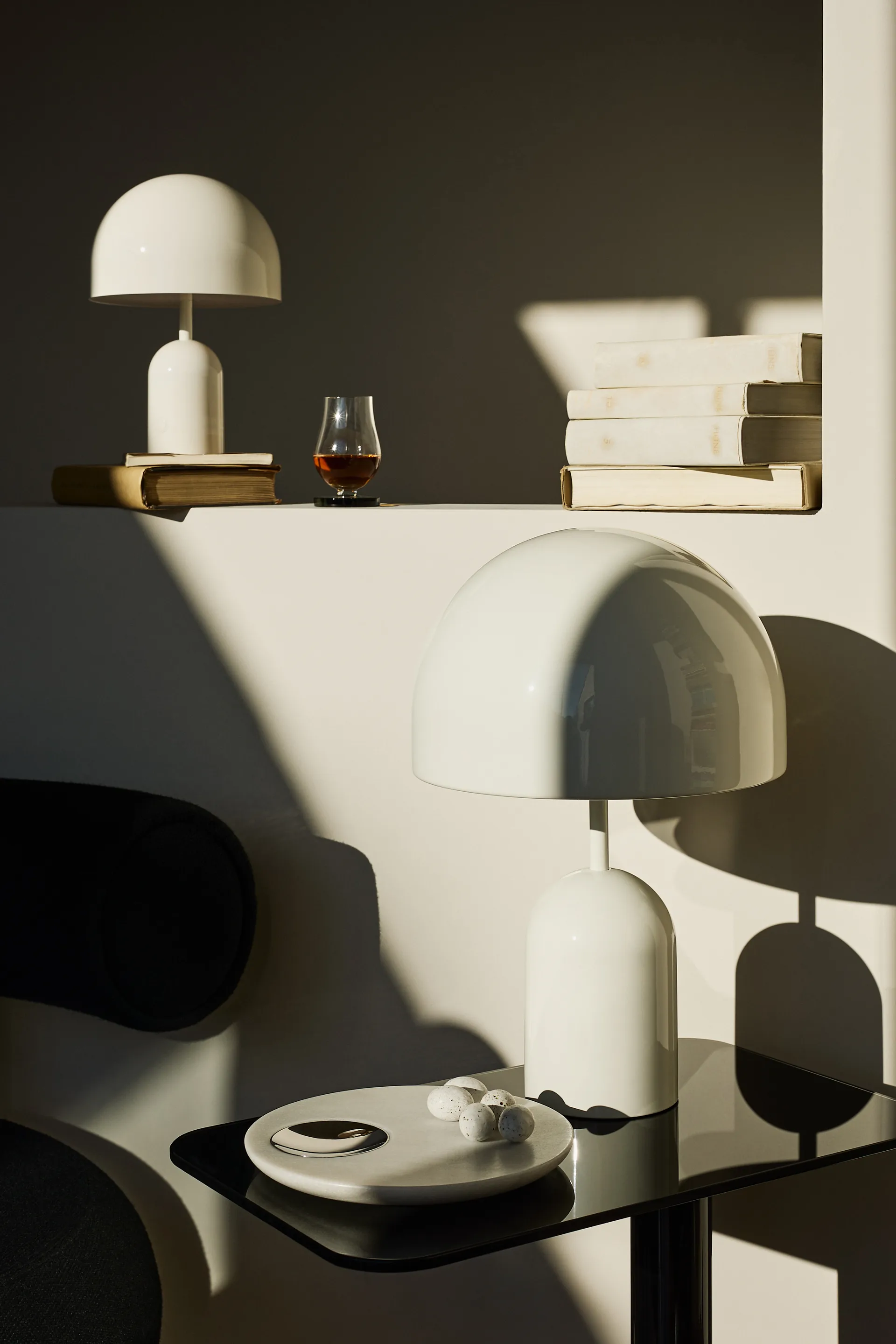 Stone δίσκος σερβιρίσματος Ø22 cm, White marble-silver Tom Dixon