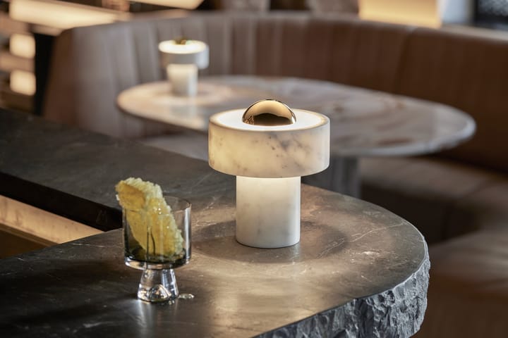 Stone φορητό επιτραπέζιο φωτιστικό LED 28 cm, Marble-gold Tom Dixon