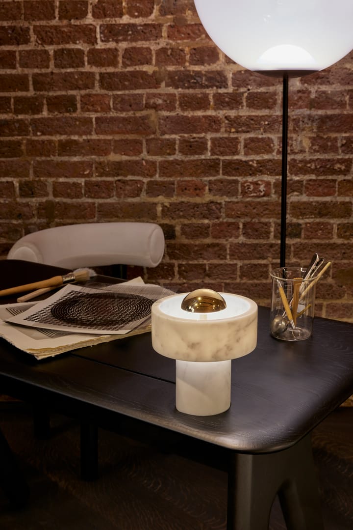 Stone φορητό επιτραπέζιο φωτιστικό LED 28 cm, Marble-gold Tom Dixon