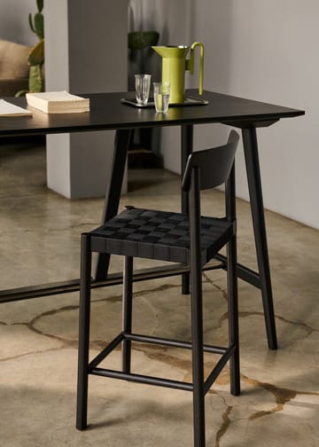 Betty TK15 Bar Chair μπαρ καρέκλα 75 cm - Mαύρη λουστραρισμένη φράξος-μαύρο λινό - &Tradition