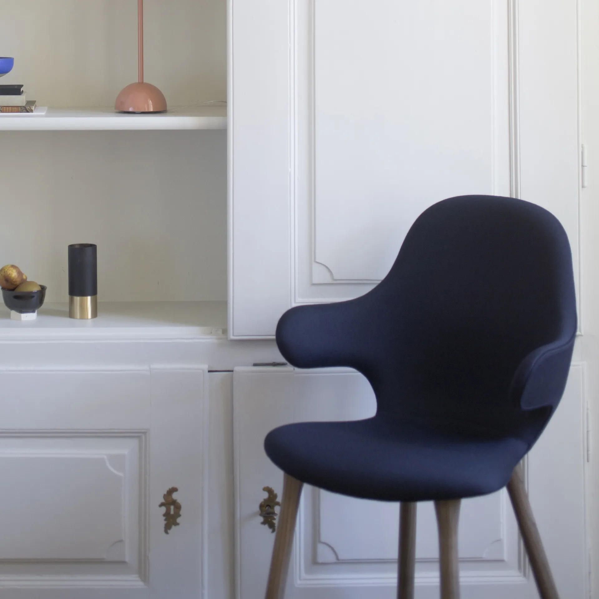 Καρέκλα Catch JH1, Balder 782 dark blue-μαύρο δρυς &Tradition