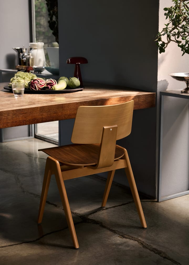 Συνοδευτική καρέκλα Daystak RD1, Beech-walnut &Tradition