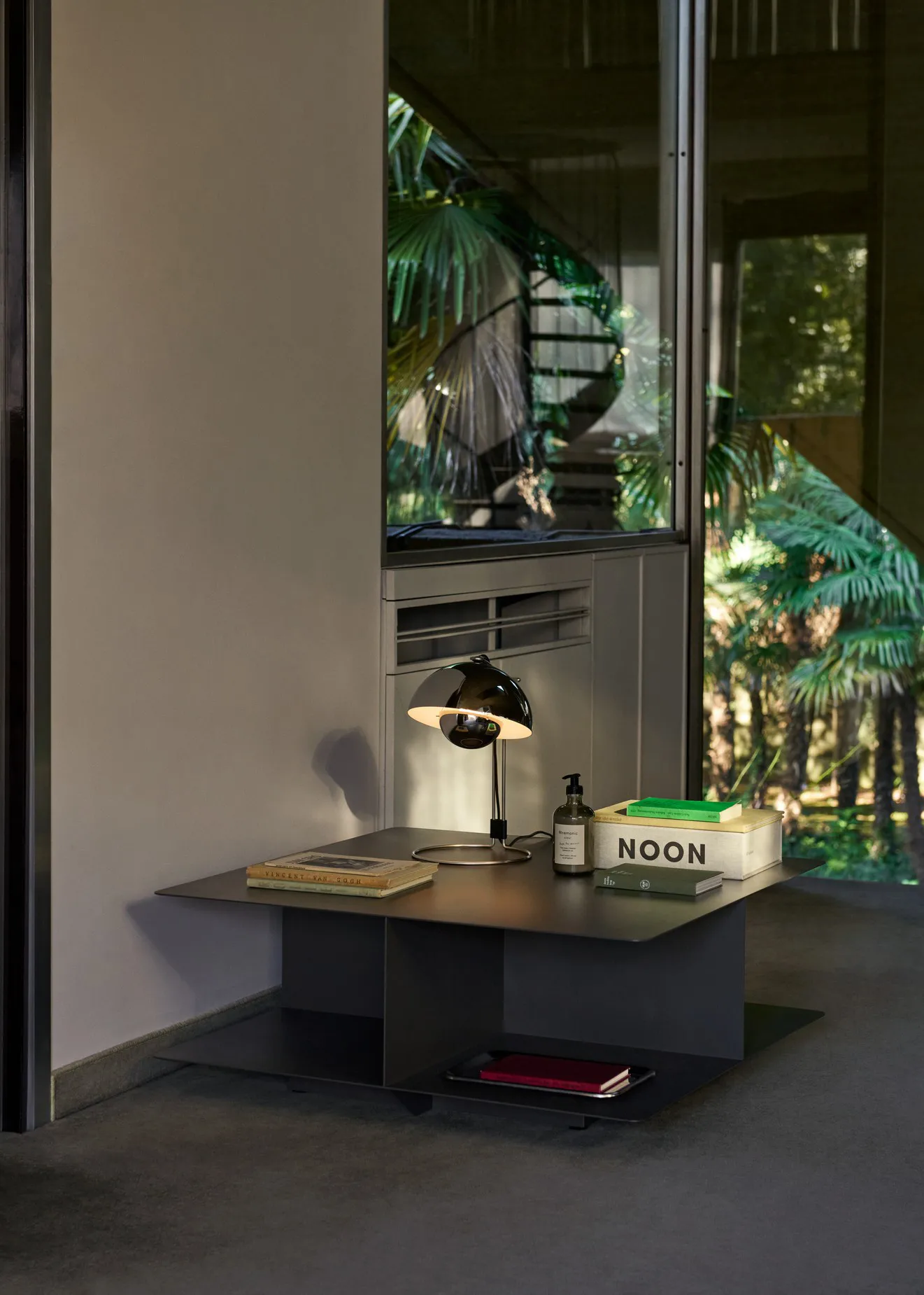 Develius EV3 τραπεζάκι σαλονιού, Steel stone grey, Ø89x40 εκ. &Tradition