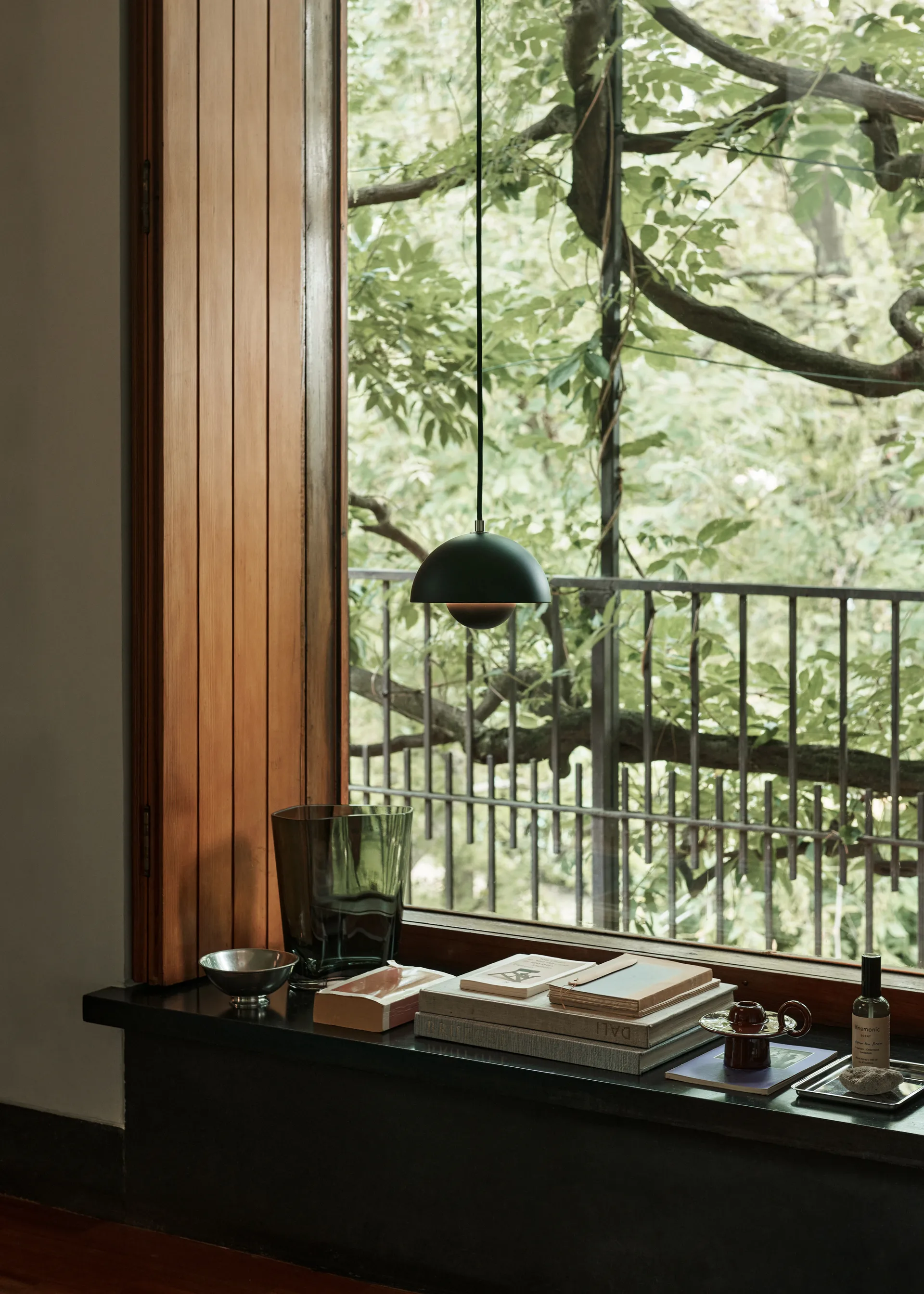 Flowerpot VP10 κρεμαστό φωτιστικό, Matt black &Tradition