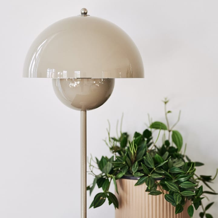 FlowerPot VP3 επιτραπέζιο φωτιστικό, γκρι-μπεζ &Tradition