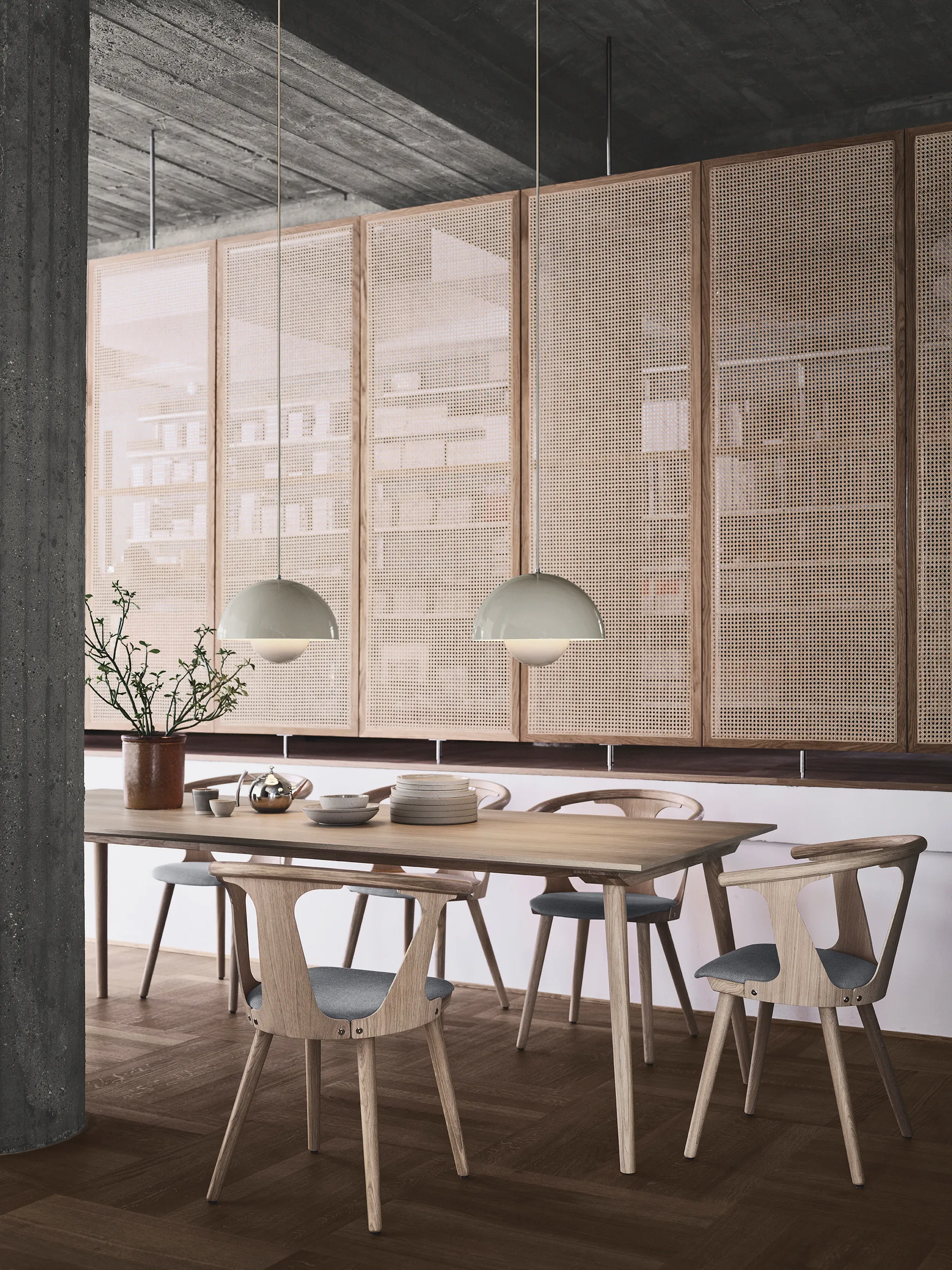 Flowerpot VP7 κρεμαστό φωτιστικό, γκρι-μπεζ &Tradition