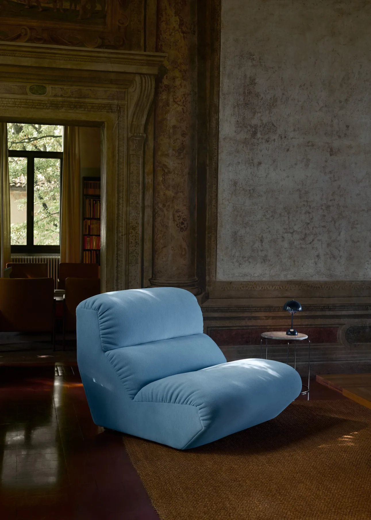 Flowerpot φορητό επιτραπέζιο φωτιστικό VP9, Steel blue &Tradition