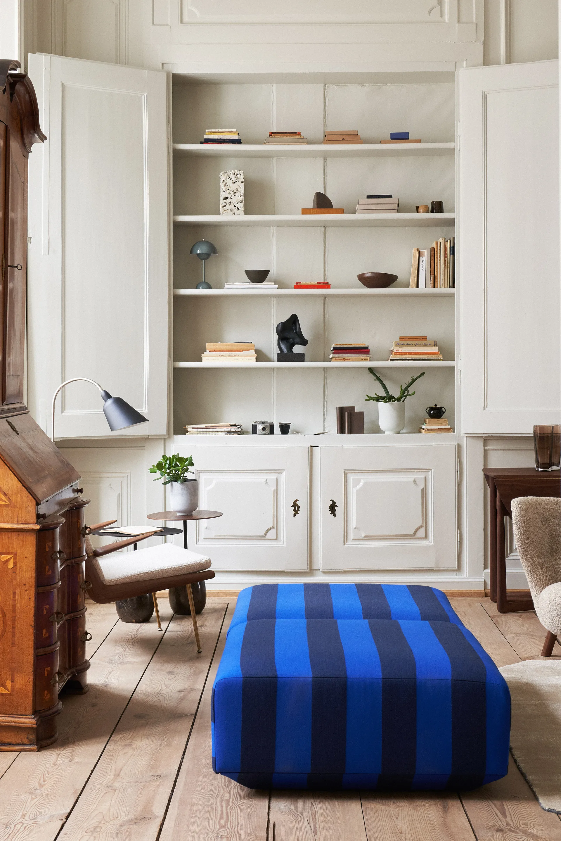 Flowerpot φορητό επιτραπέζιο φωτιστικό VP9, Stone blue &Tradition