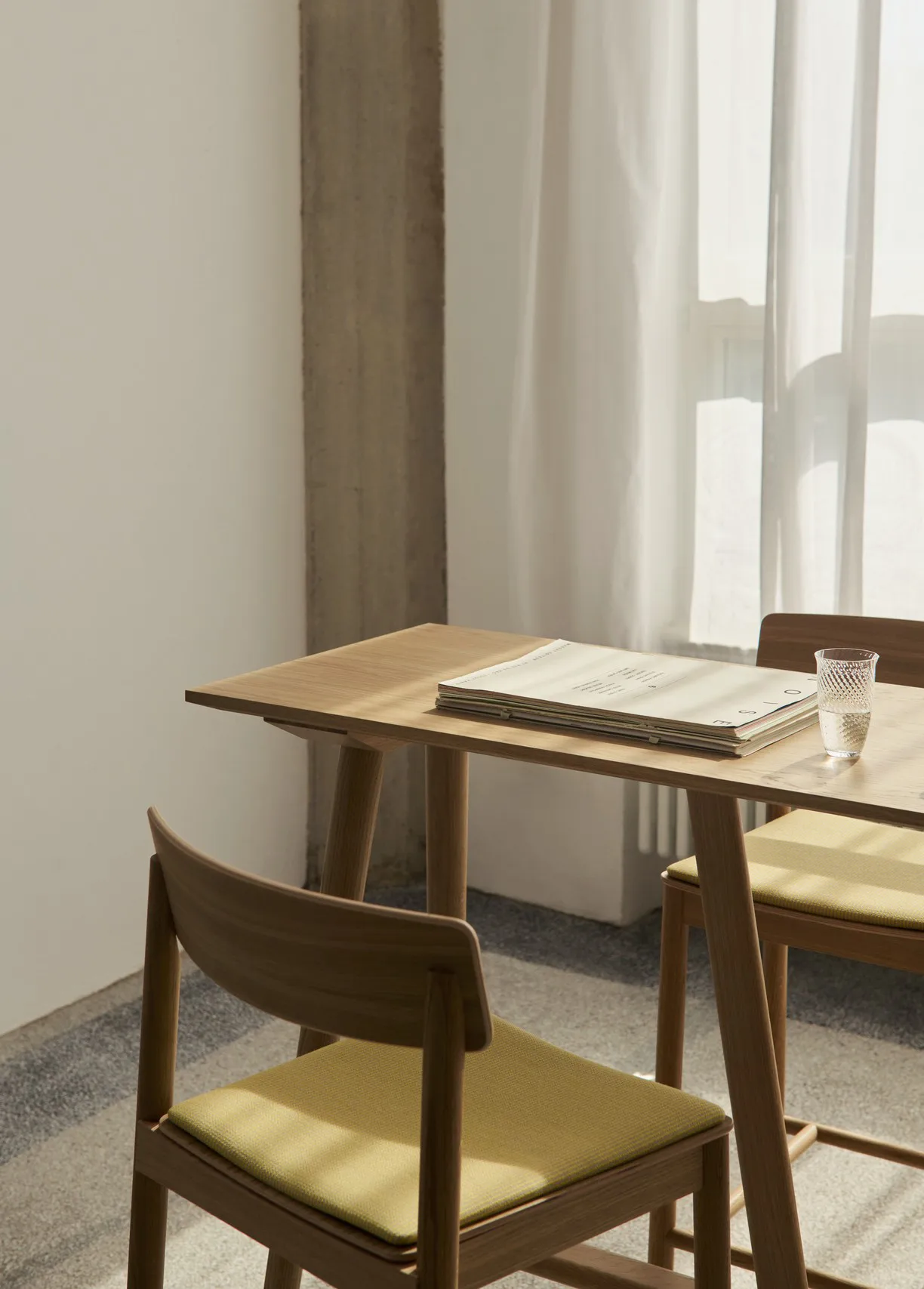 In Between SK27 Bar Table τραπέζι μπαρ 190x50x105 cm, Λουστραρισμένη δρυς &Tradition