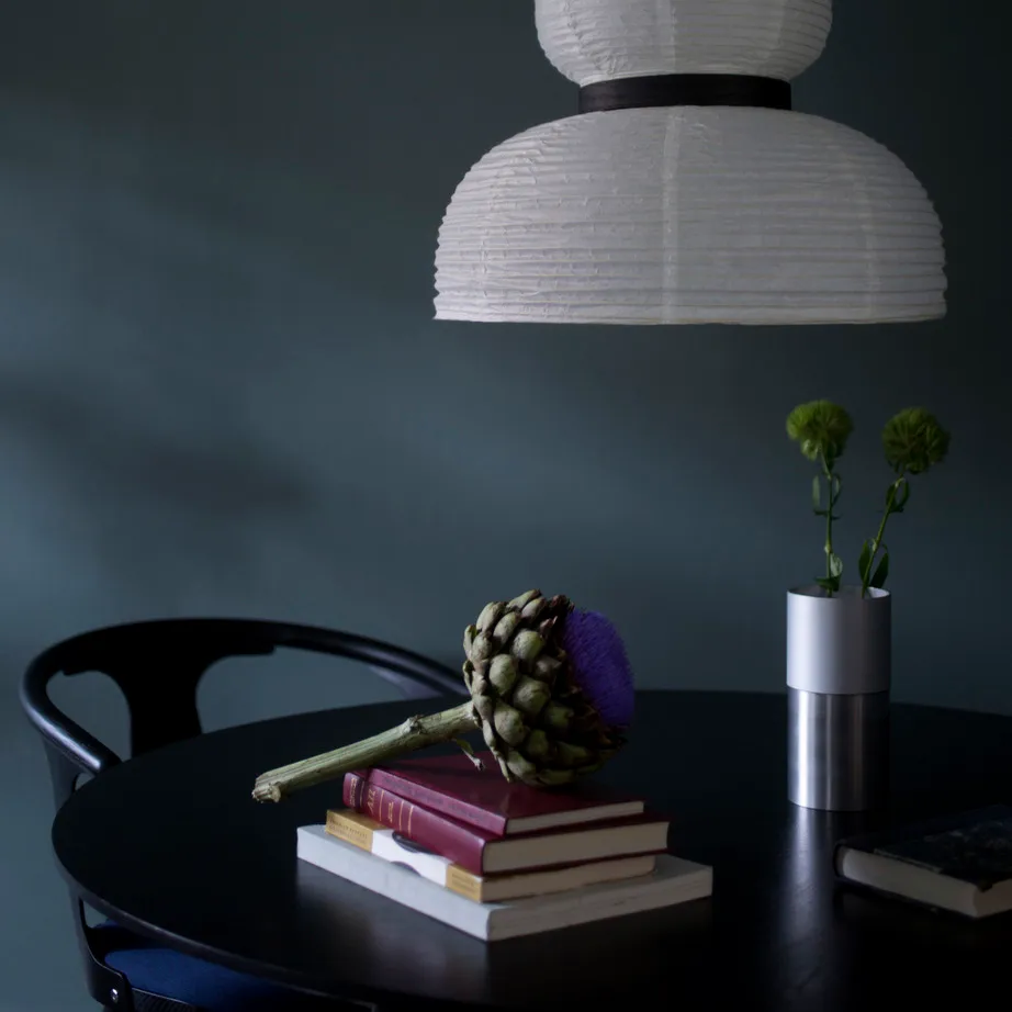 In Between τραπέζι SK4, Βαμμένη μαύρη βελανιδιά &Tradition