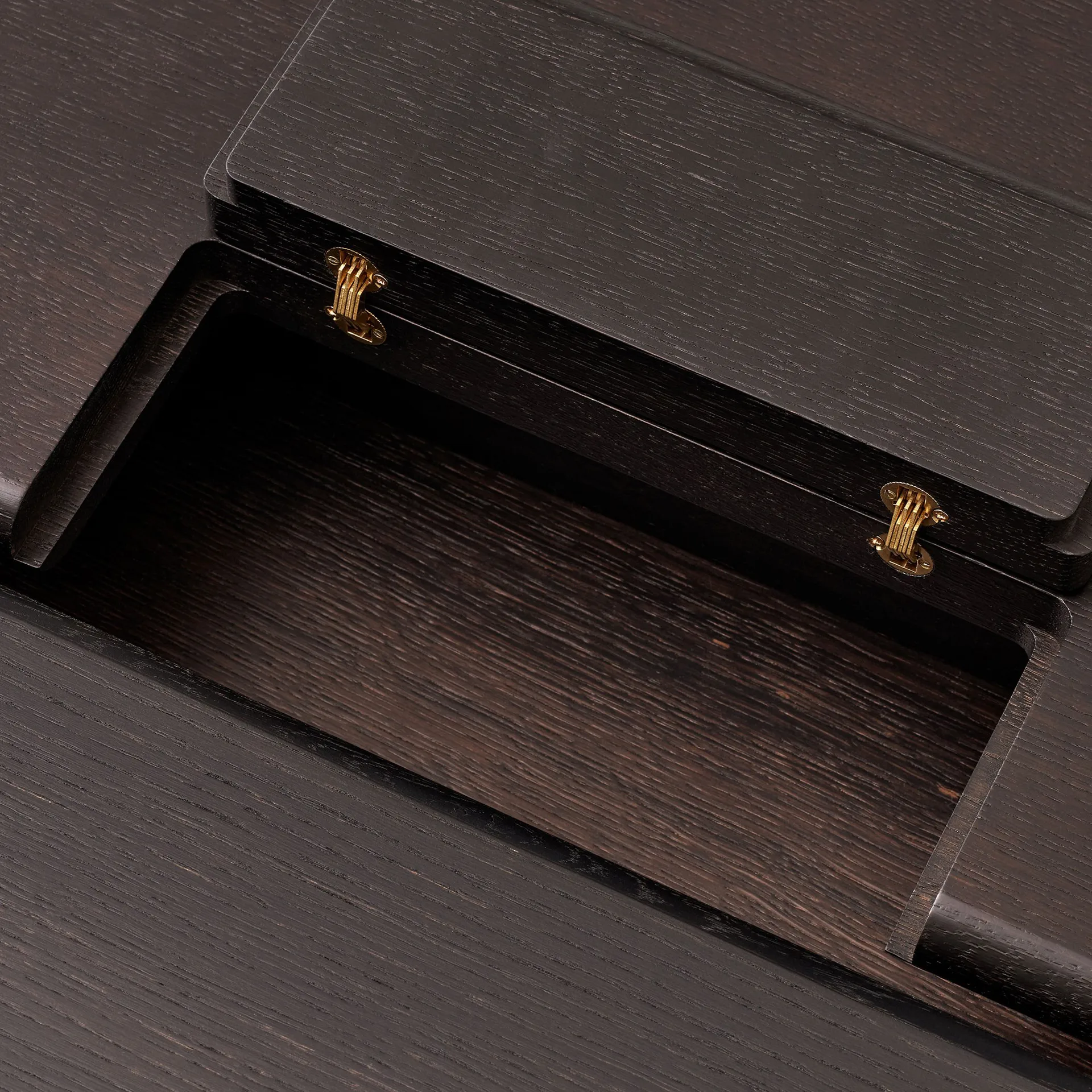 Ita OS1 τραπεζαρία με διαχείριση καλωδίων 95x200 cm, Dark stained oak &Tradition